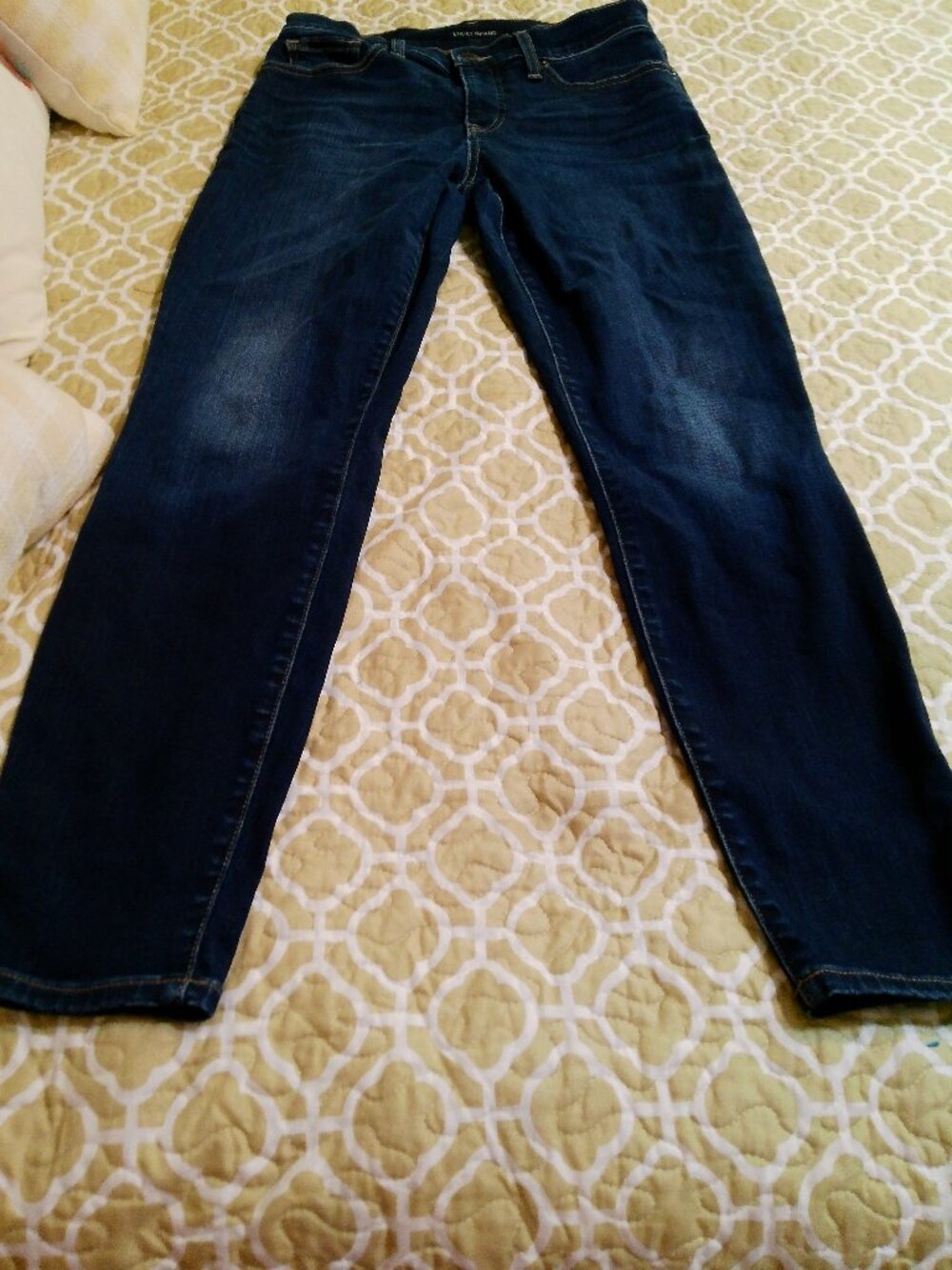 SIZE 8 LUCKY BRAND SKINNY JEANS GOOD CONDITION